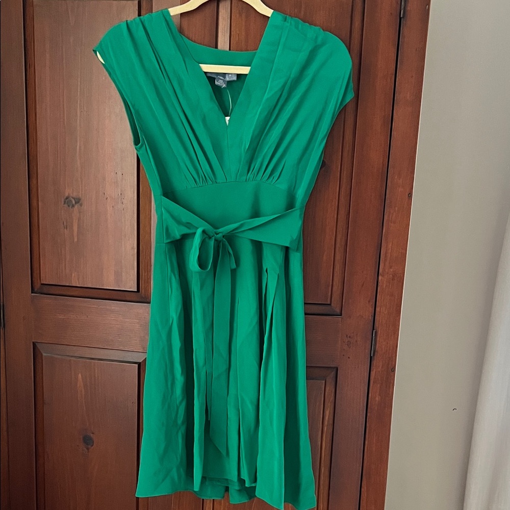 Chic Emerald Green Midi Dress
